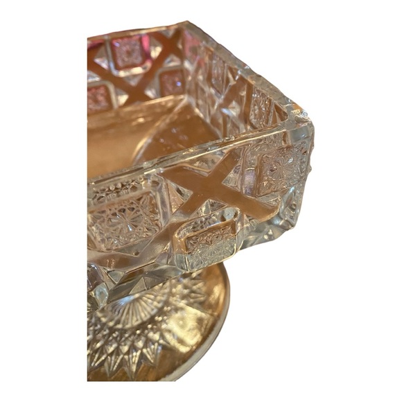 Gorgeous antique pedestal candy dish with lid. Rare - Picture 9 of 11